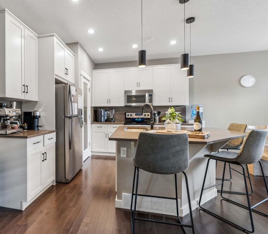 144 Sunrise View, Cochrane — photo 2 of 22