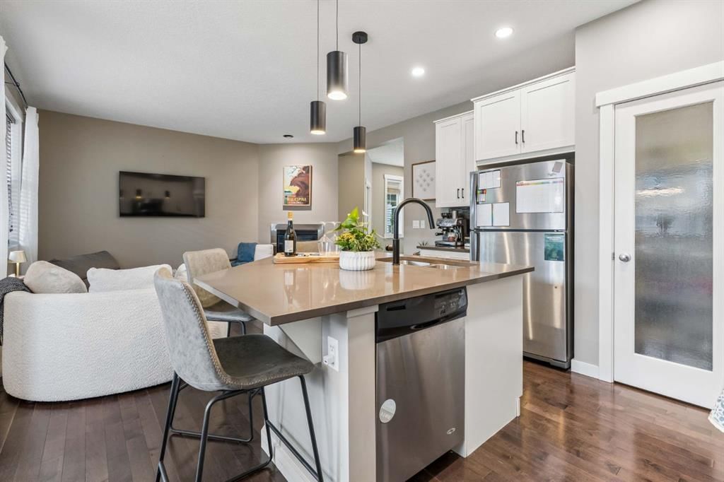 144 Sunrise View, Cochrane — photo 4 of 22