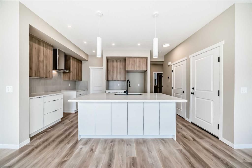 1085 Sawgrass Link NW, Airdrie — photo 5 of 50