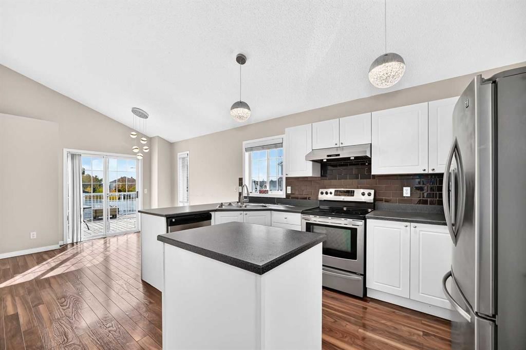 267 Covewood Close NE, Calgary — photo 5 of 37