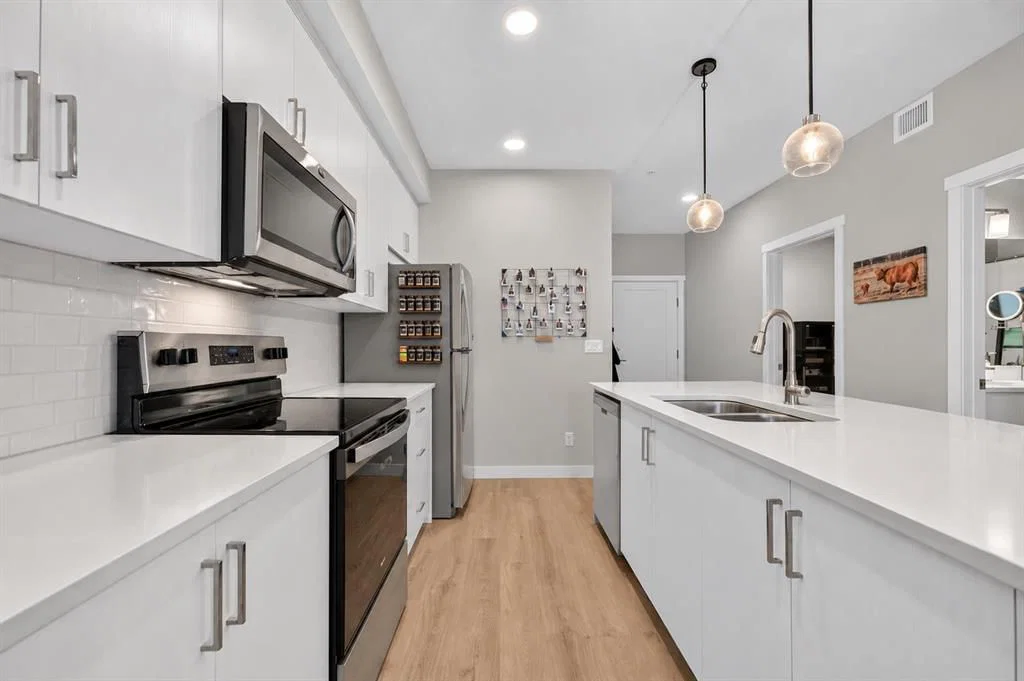 206, 700 Shawnee Square SW, Calgary — photo 5 of 19