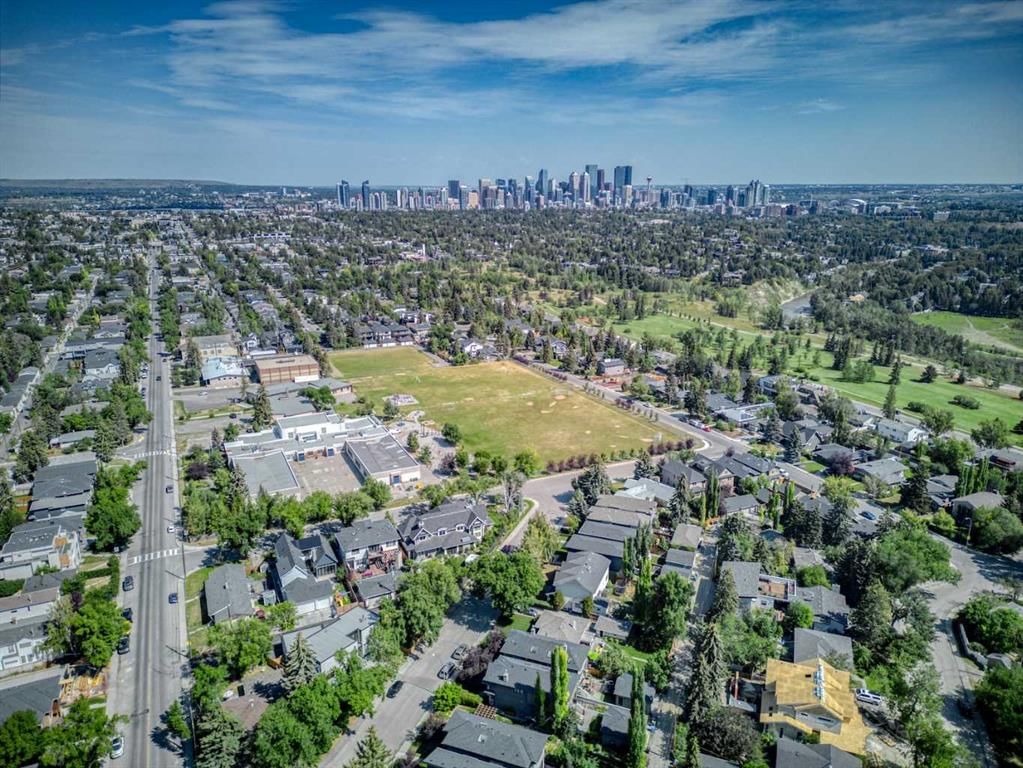47 Langton Drive SW, Calgary — photo 2 of 16