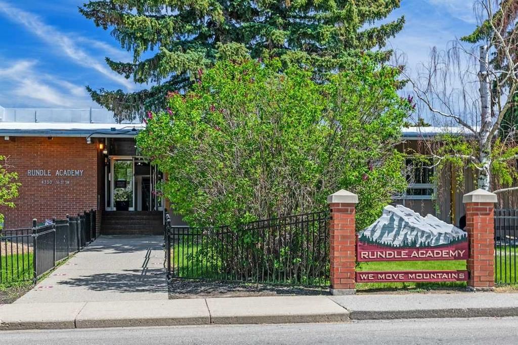 47 Langton Drive SW, Calgary — photo 5 of 16