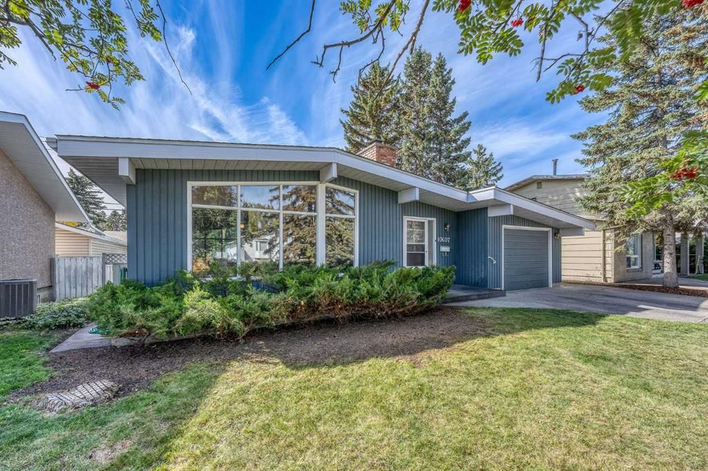 10607 Maplecreek Drive SE, Calgary — photo 3 of 48
