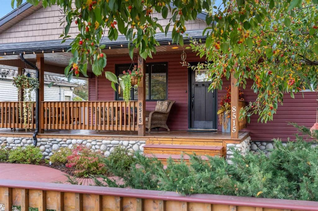 8515 48 Avenue NW, Calgary — photo 2 of 42