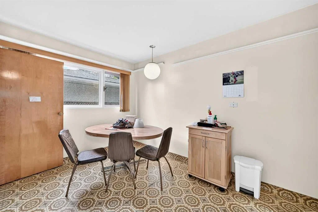 2022 Redwood Crescent SE, Calgary — photo 5 of 27