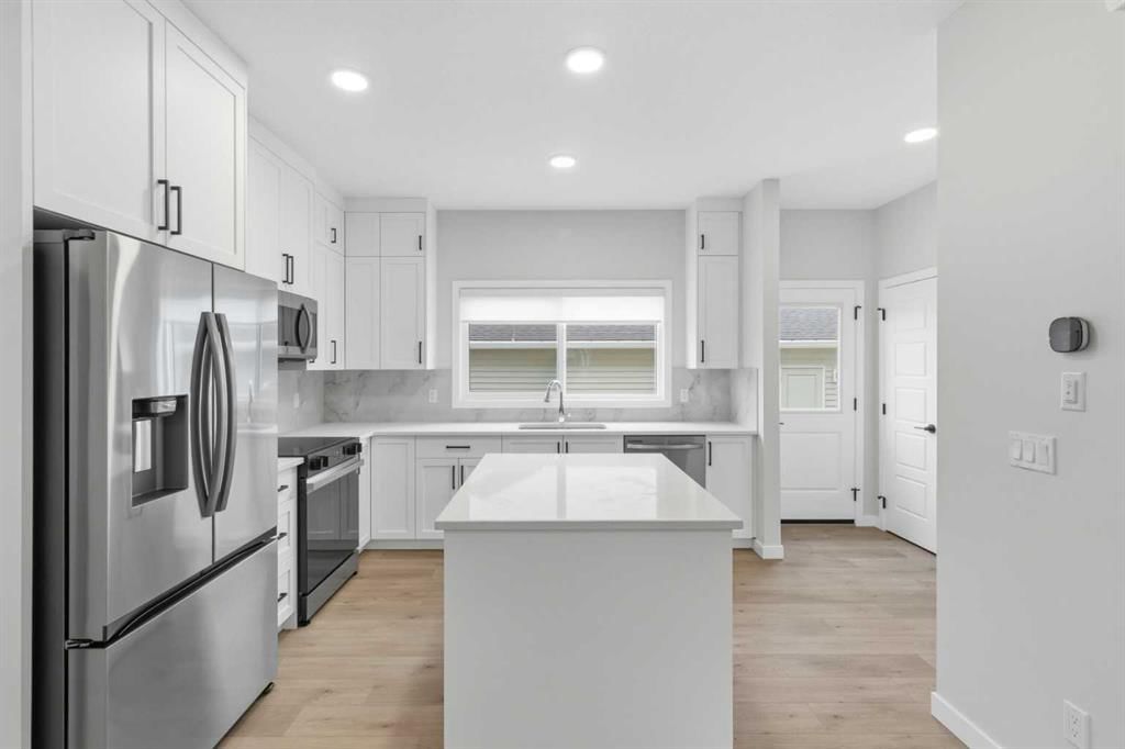 2213 Bayview Drive SW, Airdrie — photo 3 of 10