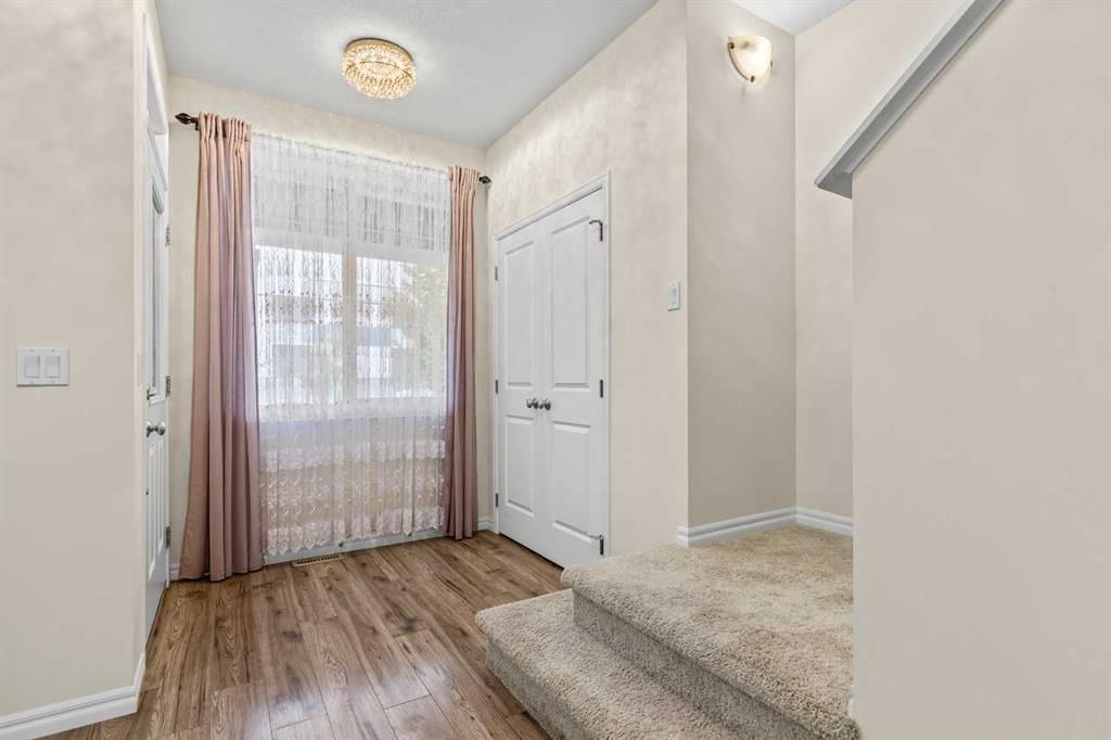 1545 Legacy Circle SE, Calgary — photo 4 of 47