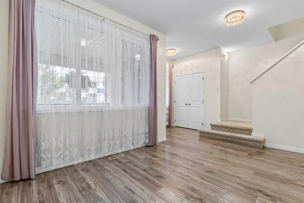 1545 Legacy Circle SE, Calgary — photo 5 of 47