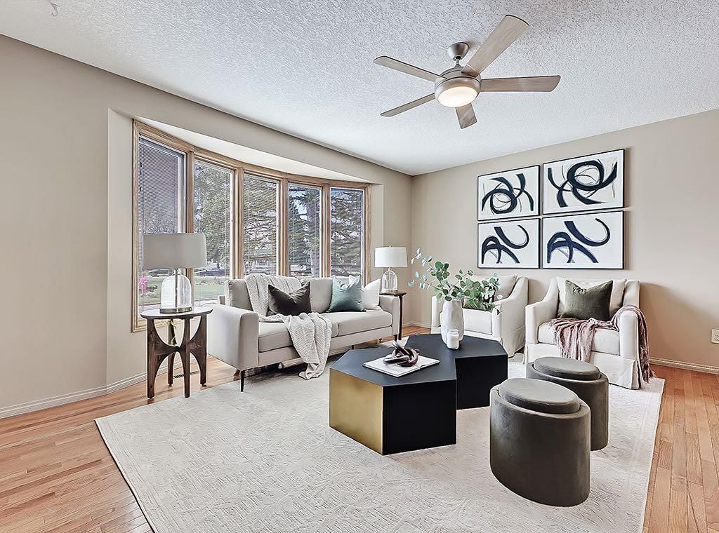 44 Granlea Place SW, Calgary — photo 3 of 28
