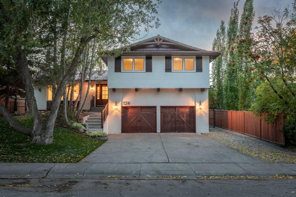 124 Canterbury Drive SW, Calgary — photo 2 of 50