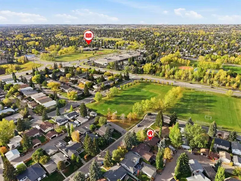 256 Silverview Way NW, Calgary — photo 3 of 41