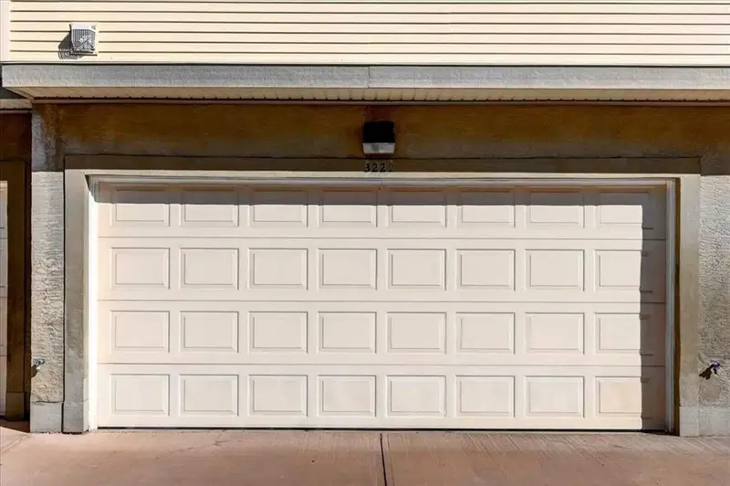 3221 2 Street NW, Calgary — photo 3 of 50