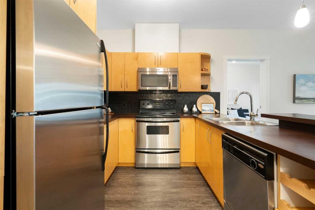 127, 69 Springborough Court SW, Calgary — photo 4 of 29
