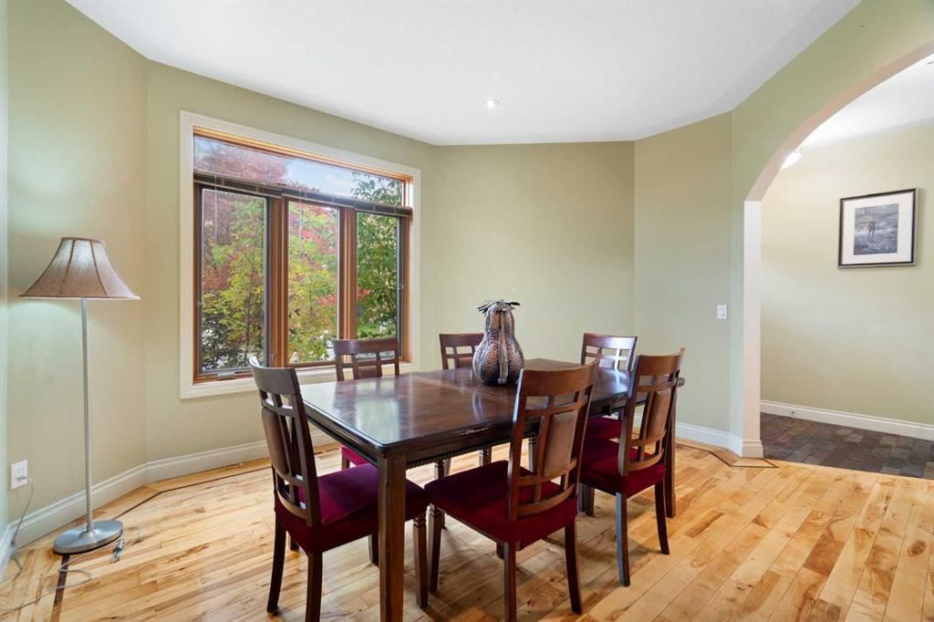 2323 22 Avenue SW, Calgary — photo 5 of 45