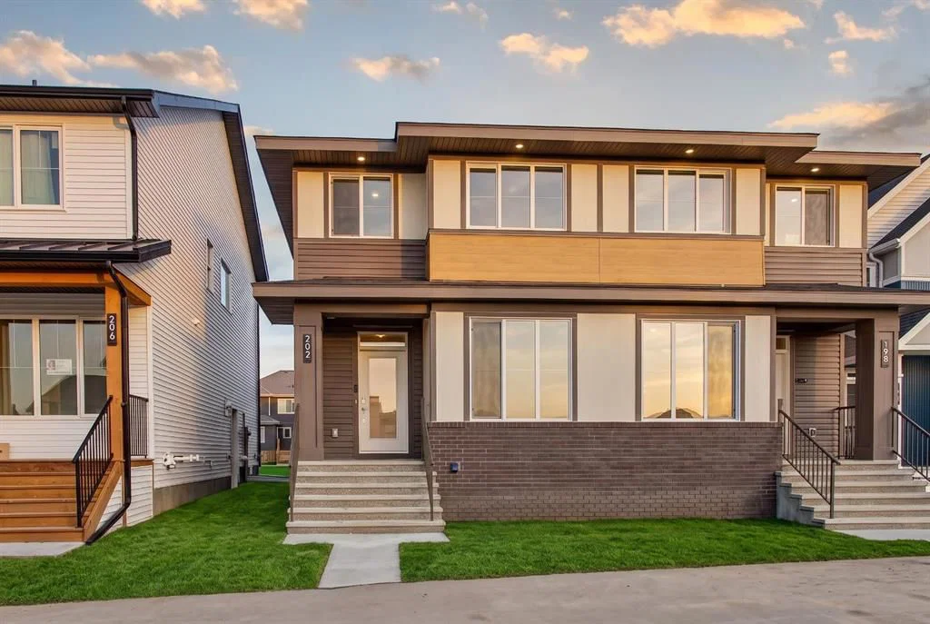 202 Starling Boulevard NW, Calgary — main listing photo