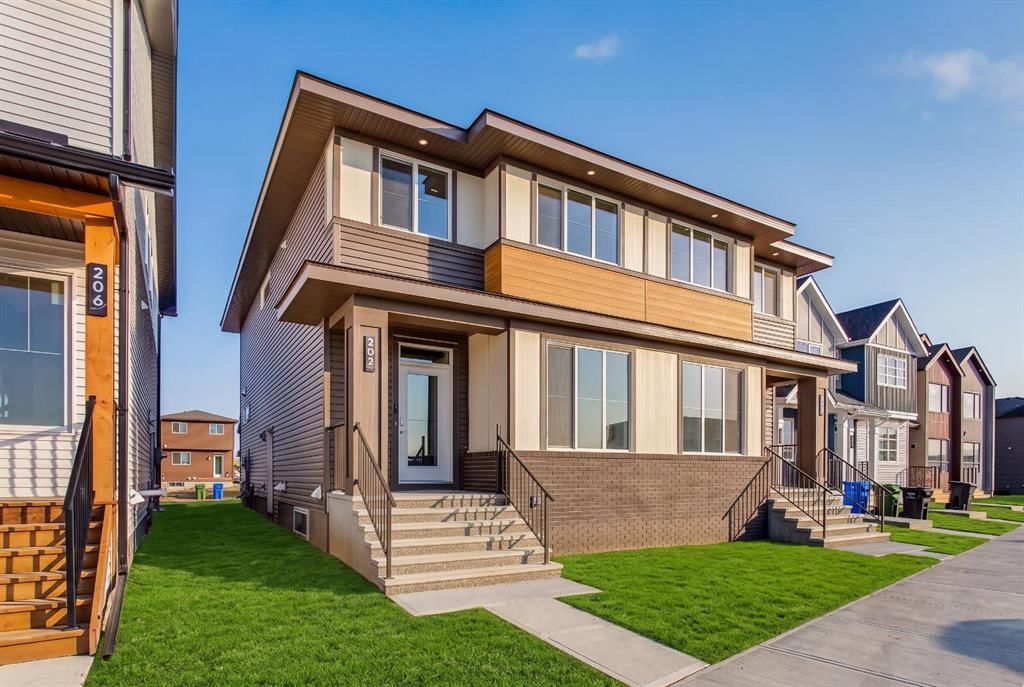 202 Starling Boulevard NW, Calgary — photo 2 of 37