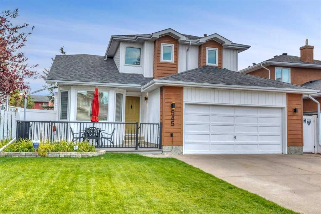 545 Riverbend Drive SE, Calgary — photo 2 of 34