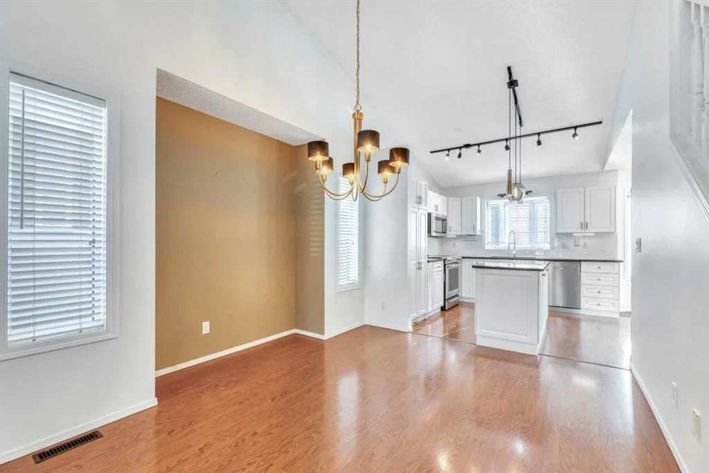 545 Riverbend Drive SE, Calgary — photo 5 of 34