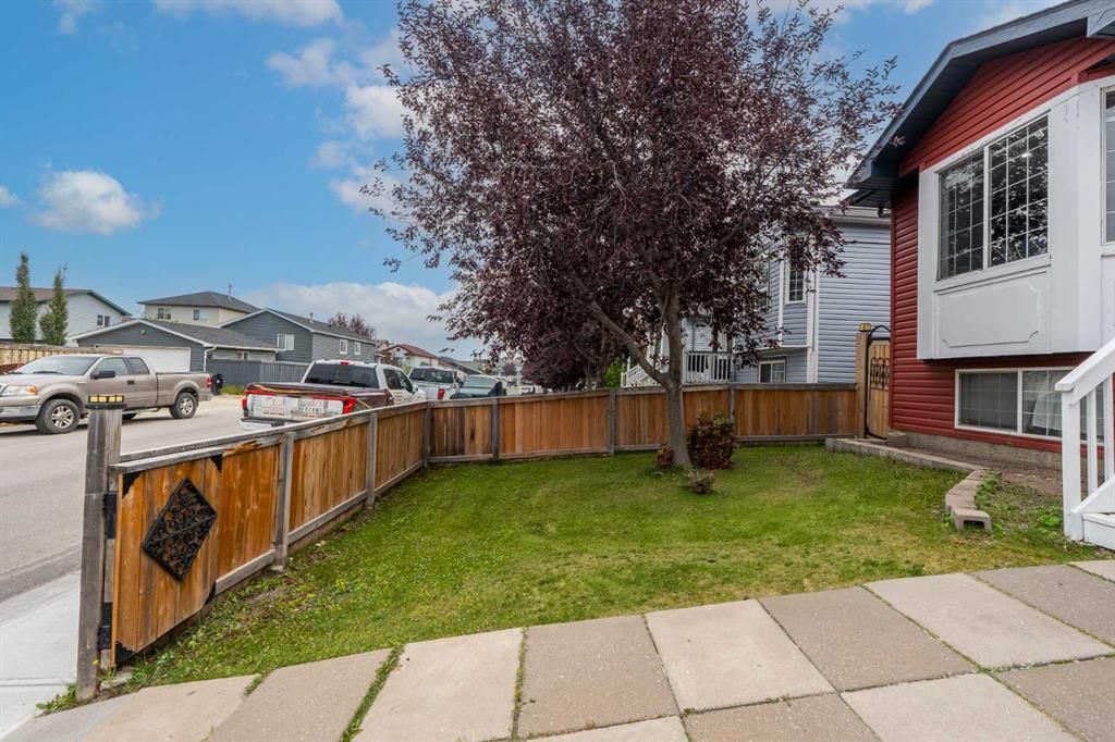 65 Martinvalley Road NE, Calgary — photo 2 of 48
