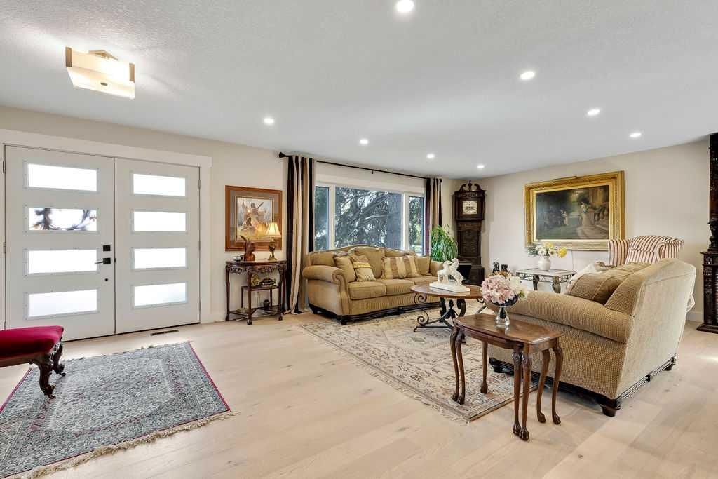 10411 Maplecreek Drive SE, Calgary — photo 4 of 44
