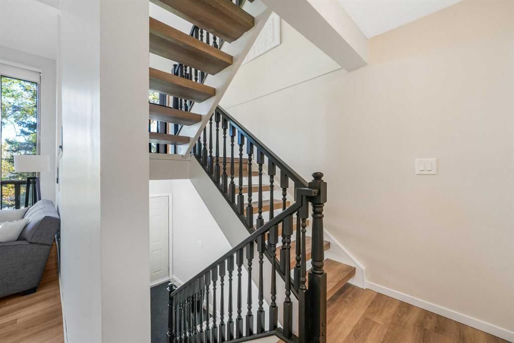 3, 7900 Silver Springs Road NW, Calgary — photo 3 of 30