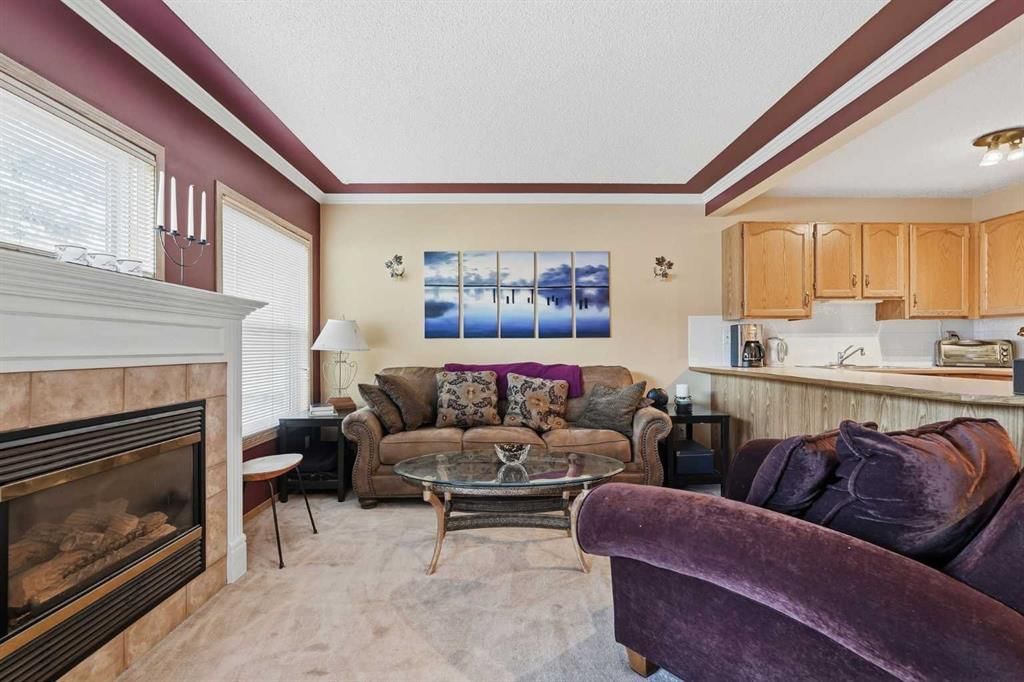 58 Country Hills Villas NW, Calgary — photo 4 of 32