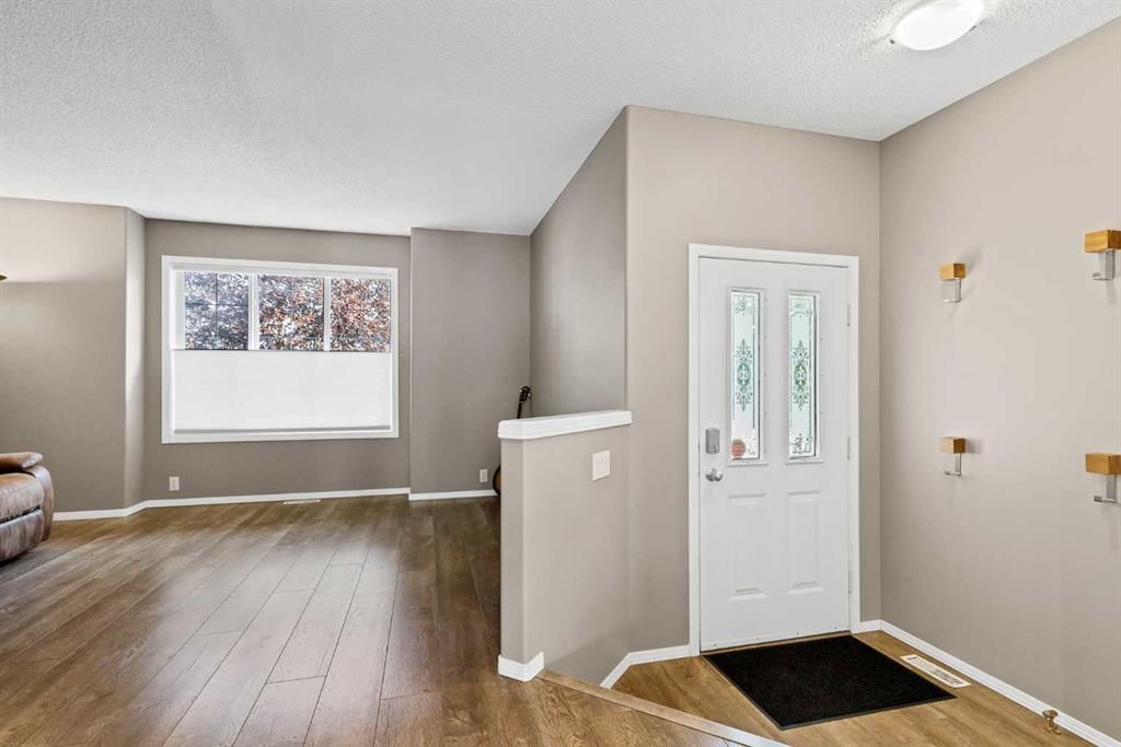 152 Covewood Green NE, Calgary — photo 2 of 37