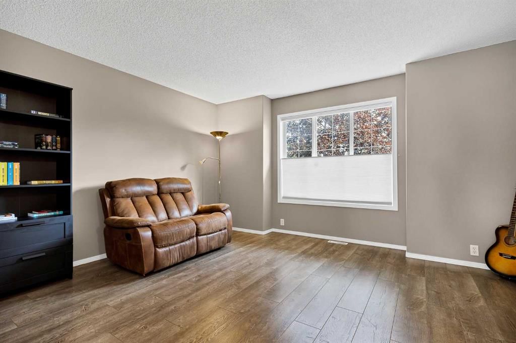 152 Covewood Green NE, Calgary — photo 3 of 37