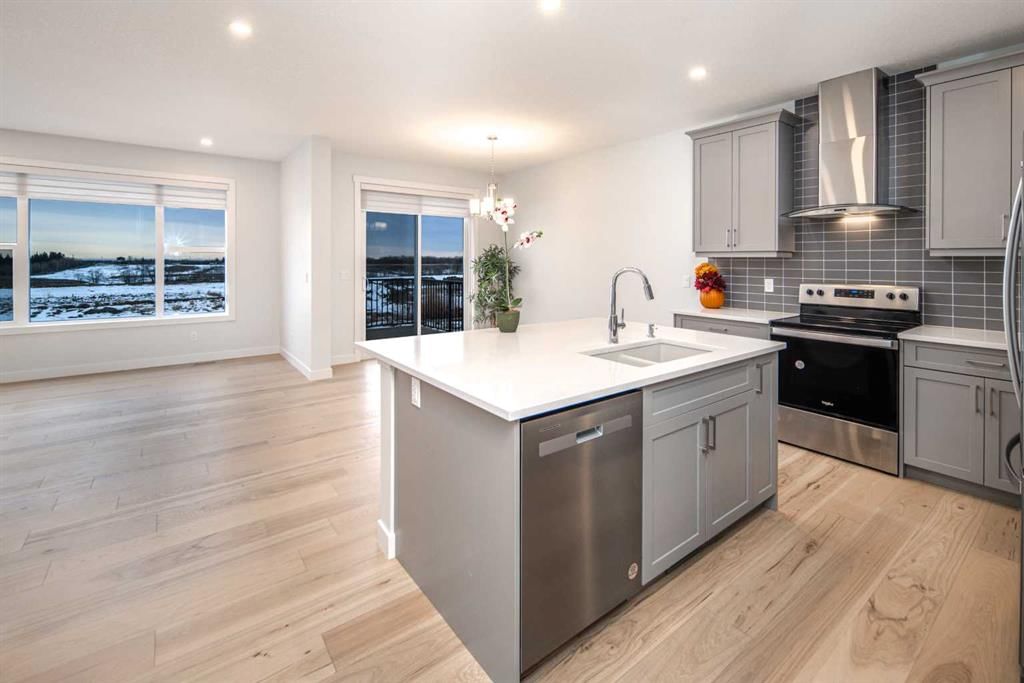 112 Creekstone Landing SW, Calgary — photo 2 of 32
