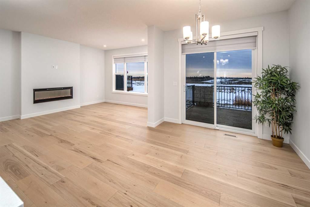 112 Creekstone Landing SW, Calgary — photo 3 of 32