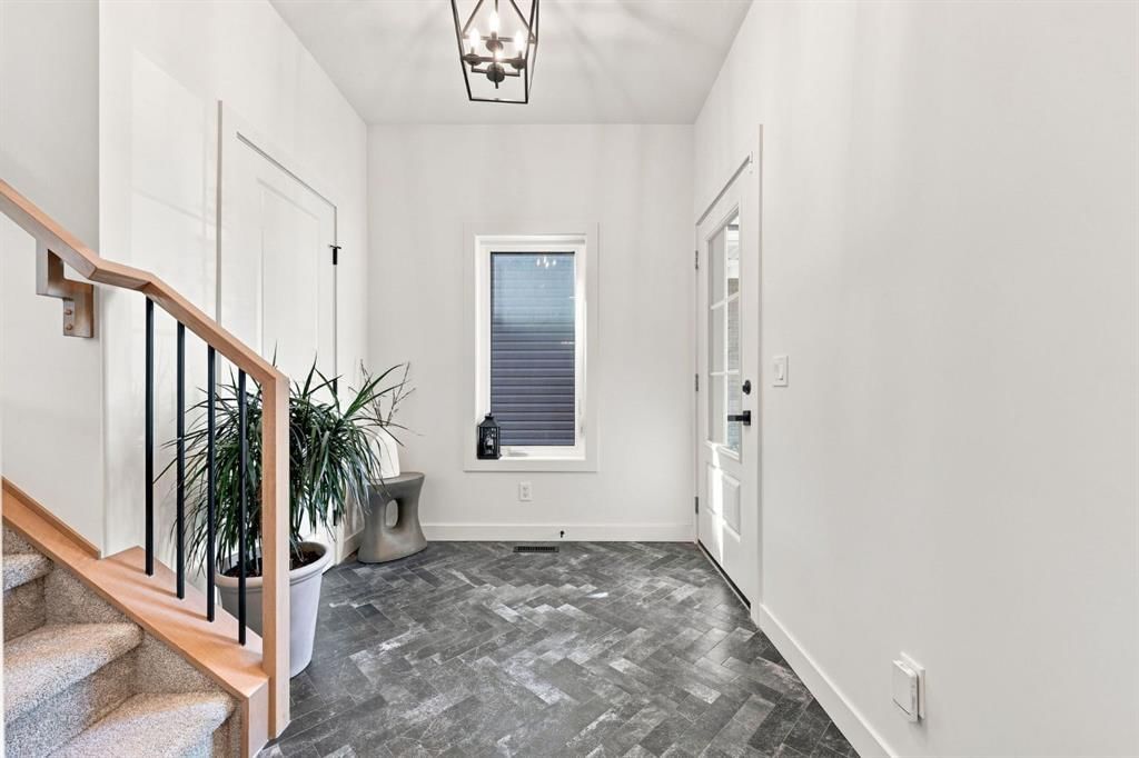 1460 Bayview Point SW, Airdrie — photo 3 of 50