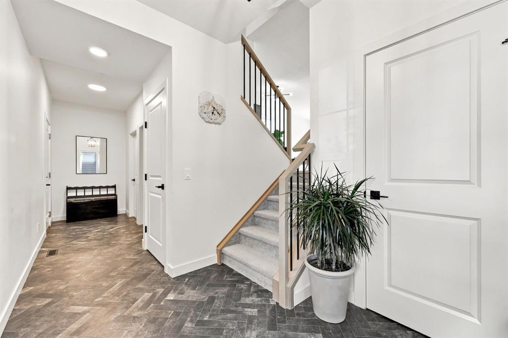 1460 Bayview Point SW, Airdrie — photo 4 of 50
