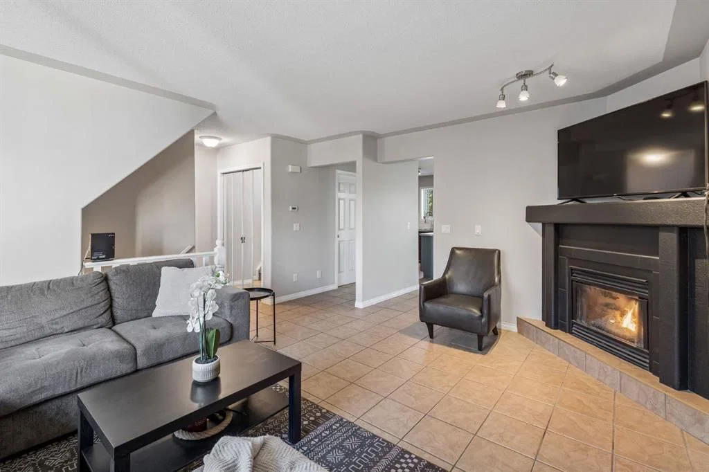 5, 15 Rocky Ridge Gate NW, Calgary — photo 4 of 21