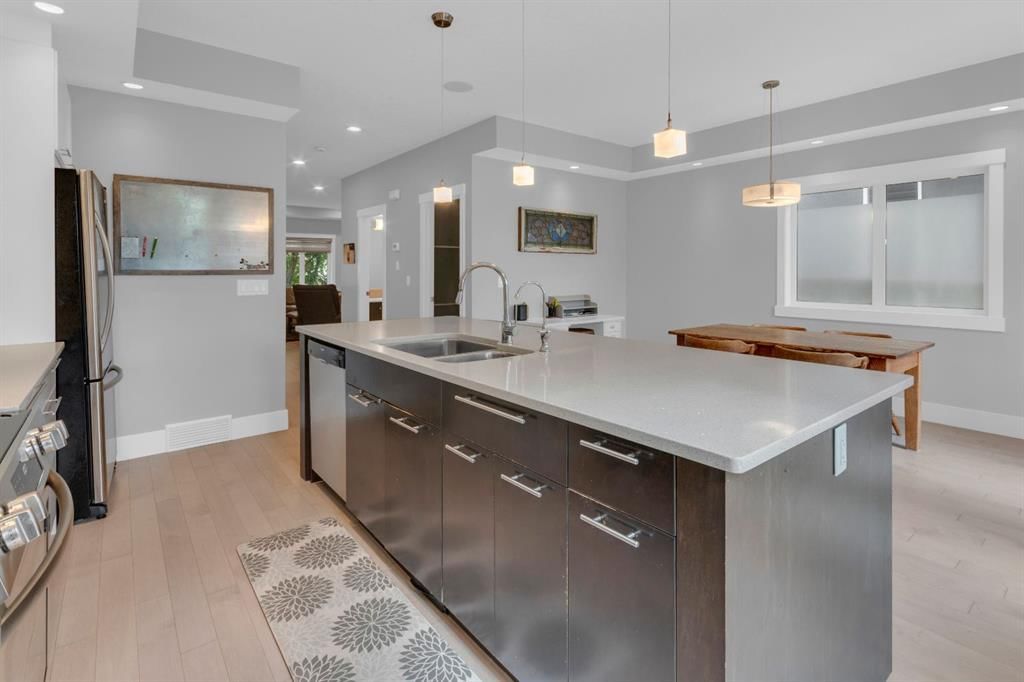 4616 82 Street NW, Calgary — photo 5 of 47