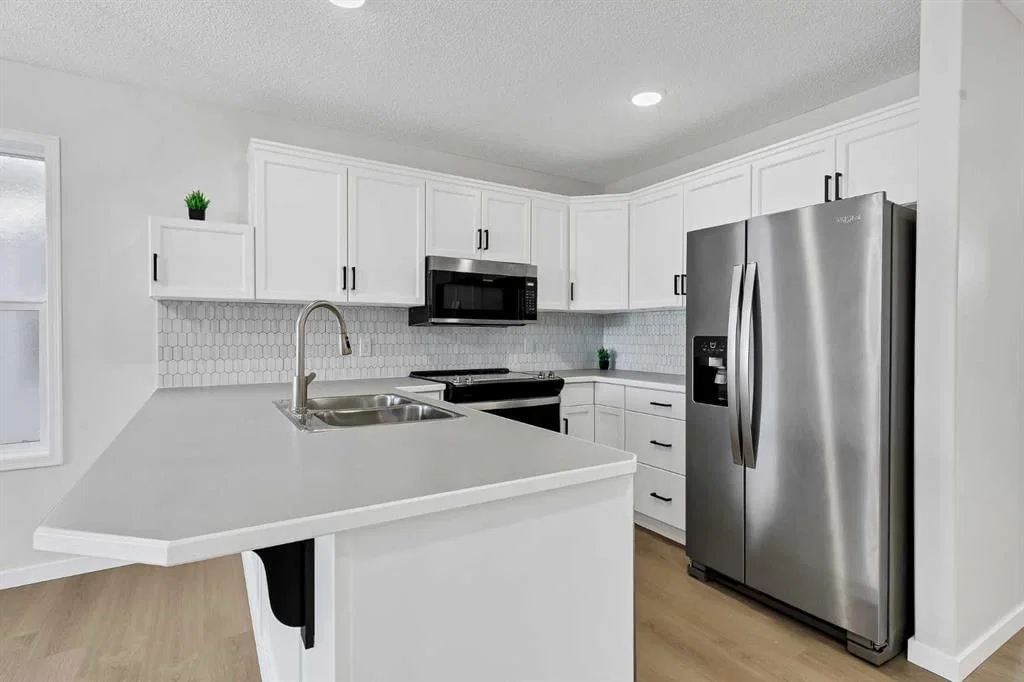 389 Stonegate Way NW, Airdrie — photo 5 of 42