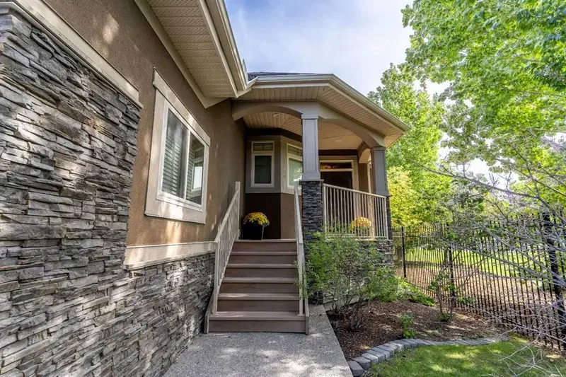 123 West Grove Rise SW, Calgary — photo 2 of 30