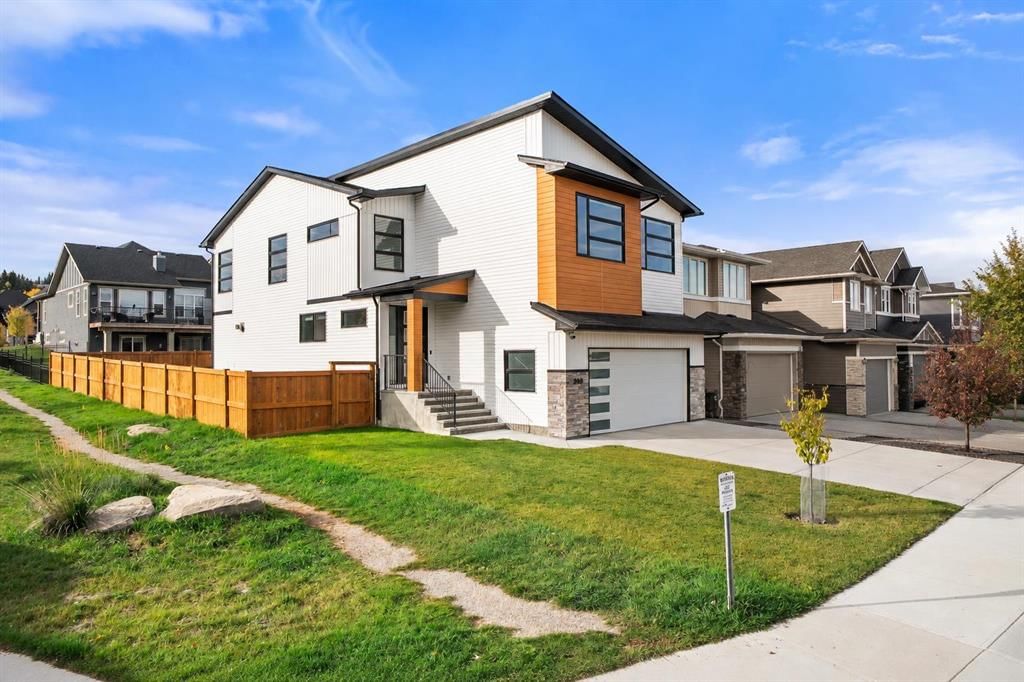 208 Crestmont Drive SW, Calgary — photo 2 of 50