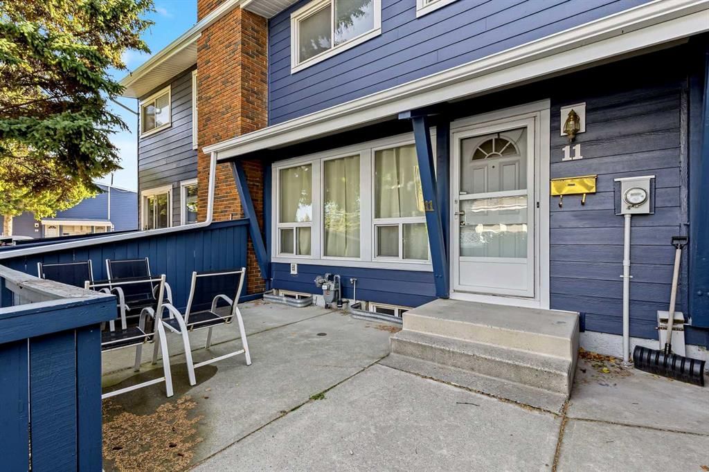 11, 5315 53 Avenue NW, Calgary — photo 2 of 33