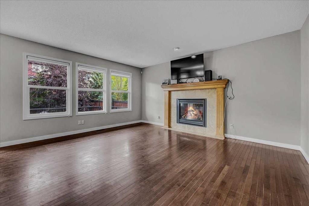 134 Autumn Close SE, Calgary — photo 5 of 38