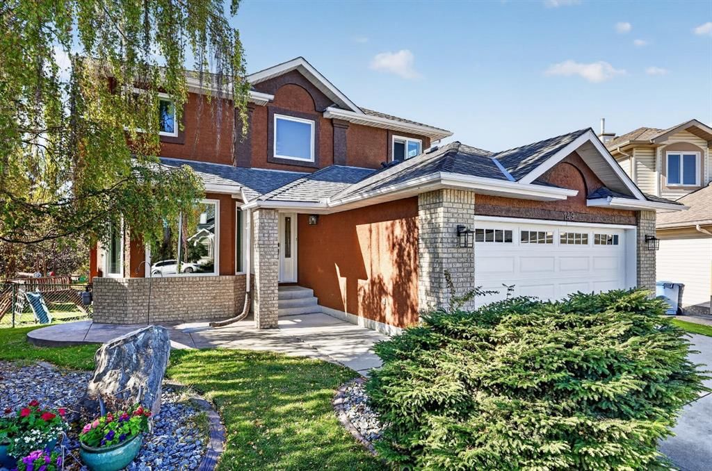 149 Valley Ridge Court NW, Calgary — photo 3 of 50