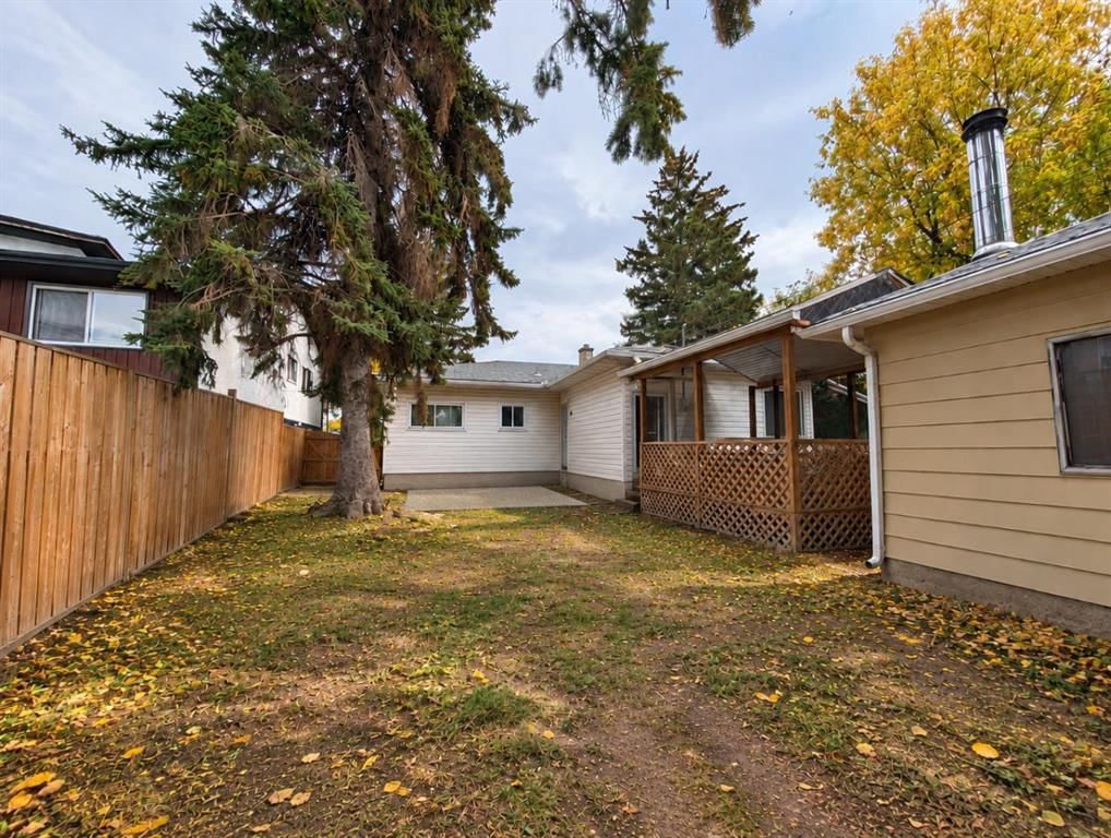 8119 34 Avenue NW, Calgary — photo 5 of 11