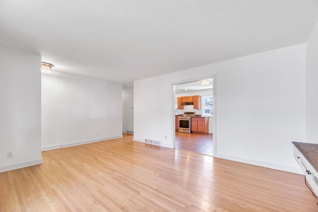 70 Fairview Crescent SE, Calgary — photo 5 of 44