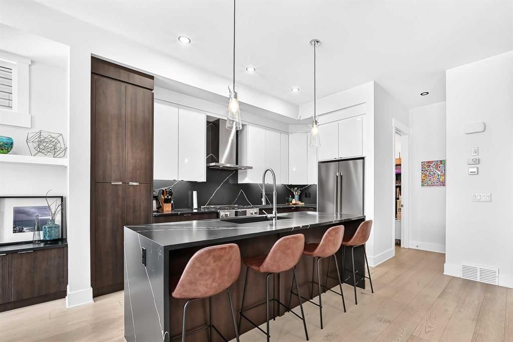 1, 940 38 Street SW, Calgary — photo 4 of 38