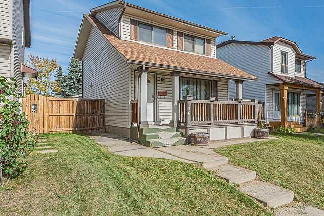 136 Castleridge Drive NE, Calgary — photo 2 of 44