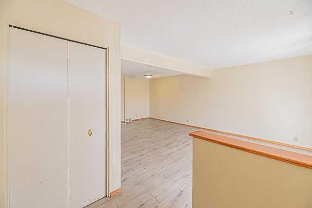 136 Castleridge Drive NE, Calgary — photo 5 of 44