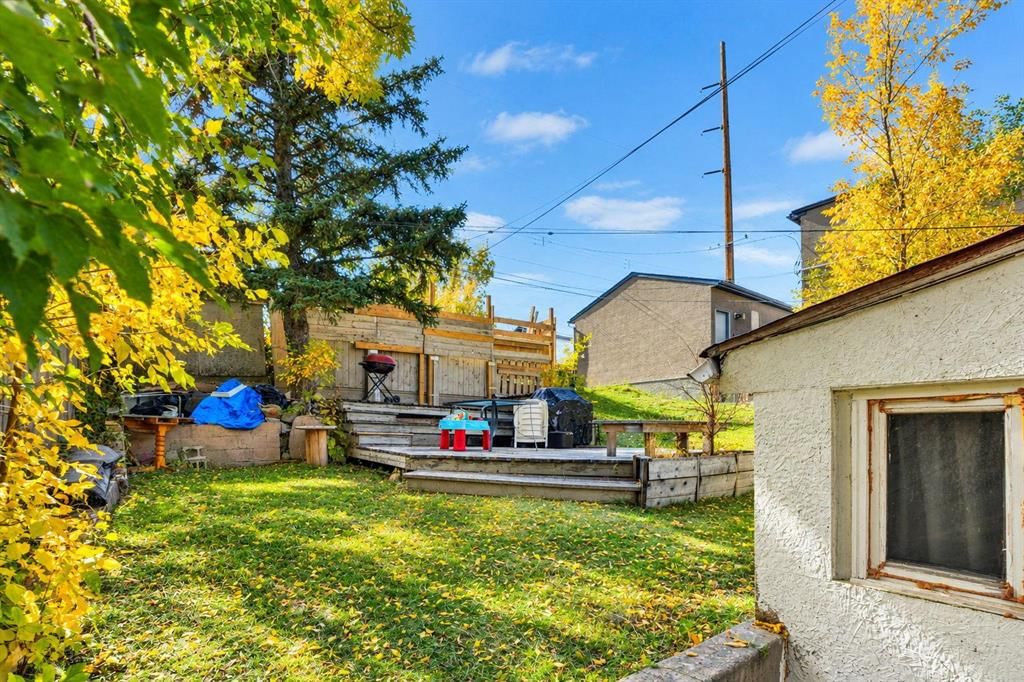 411 33 Avenue NE, Calgary — photo 2 of 39