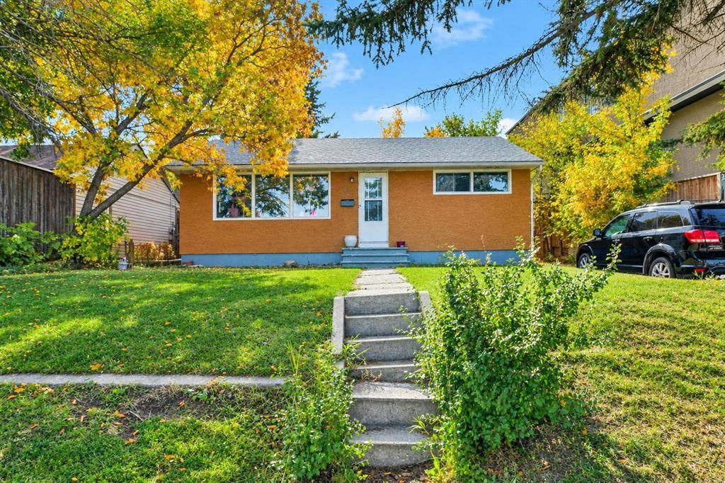 411 33 Avenue NE, Calgary — photo 3 of 39