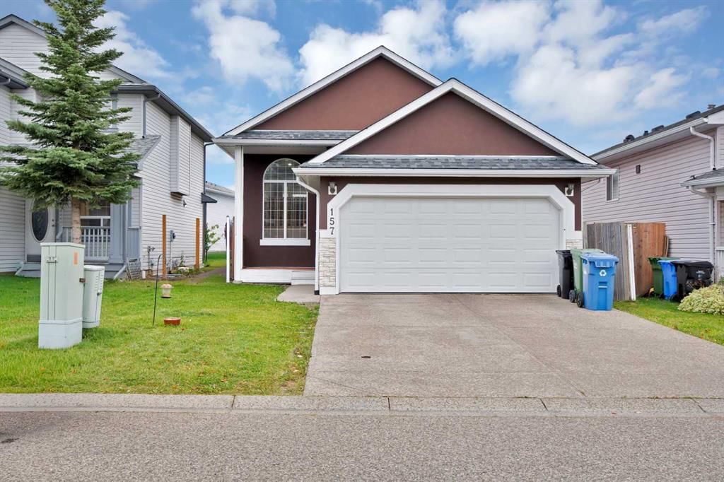157 Saratoga Close NE, Calgary — photo 2 of 47