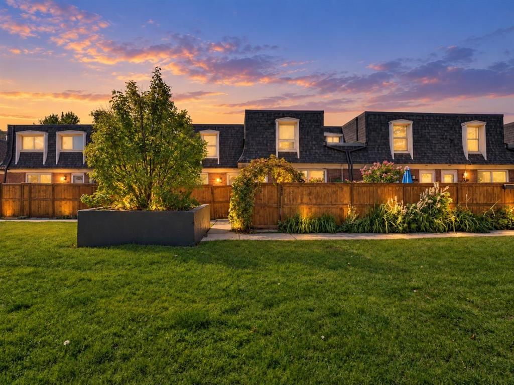 152, 330 Canterbury Drive SW, Calgary — main listing photo